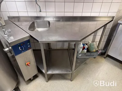 Rostfri arbetsbänk med ho i vinkel