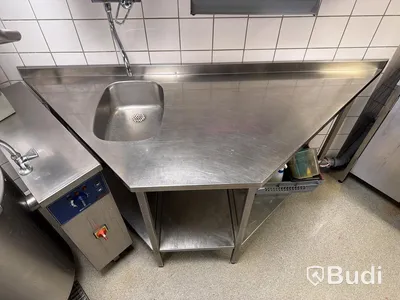 Rostfri arbetsbänk med ho i vinkel