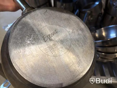 18 st kastruller och sauteuser