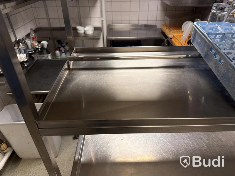 Diskbänk med avrinning