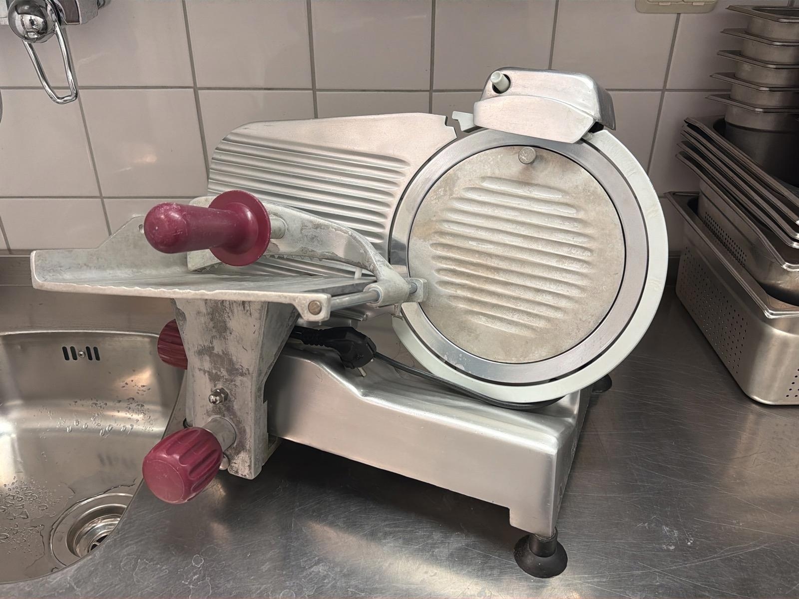 Skärmaskin, Avery Berkel ABW 250 GE
