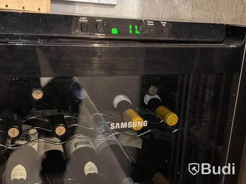 3 st vinkylar, Samsung