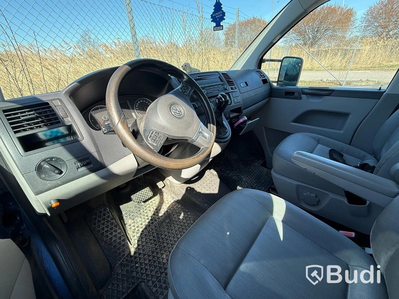 Volkswagen Transporter 2.0 TDI | Dubbelhytt | 2011 | Reparationsobjekt