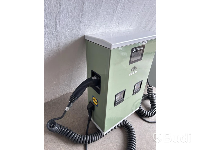 Laddbox Compleo Advanced Compact WM HC2, inkl. fördelningslåda med jordfelsbrytare och säkringar.