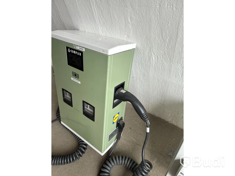 Laddbox Compleo Advanced Compact WM HC2, inkl. fördelningslåda med jordfelsbrytare och säkringar.