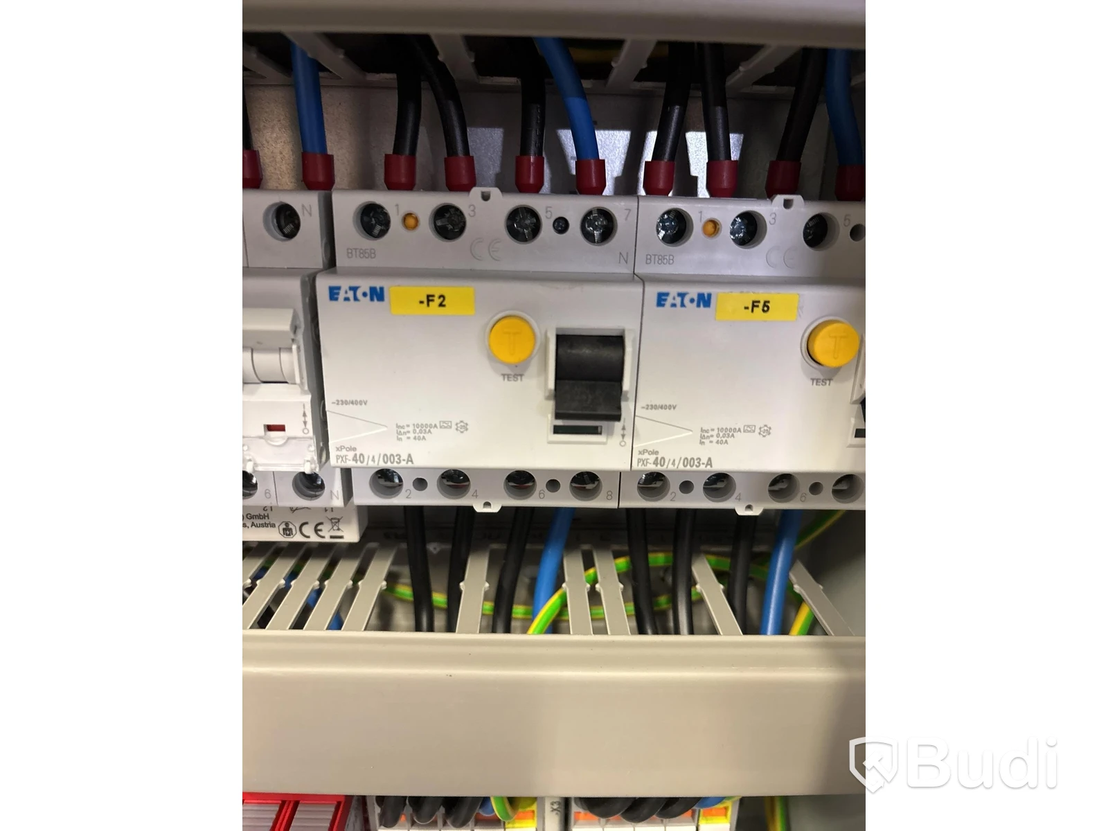 Wallbox Compleo Advanced Compact WM HC2, including distribution box with residual current device and fuses.
