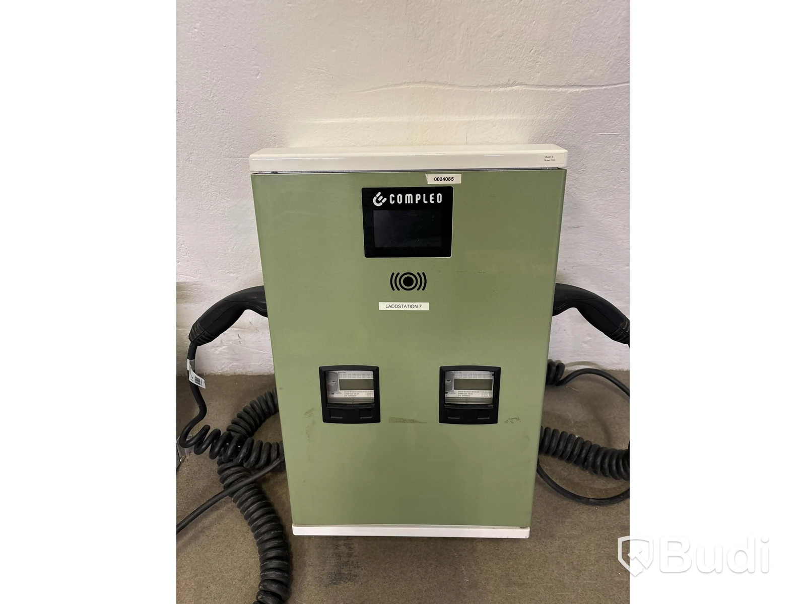 Wallbox Compleo Advanced Compact WM HC2, including distribution box with residual current device and fuses.
