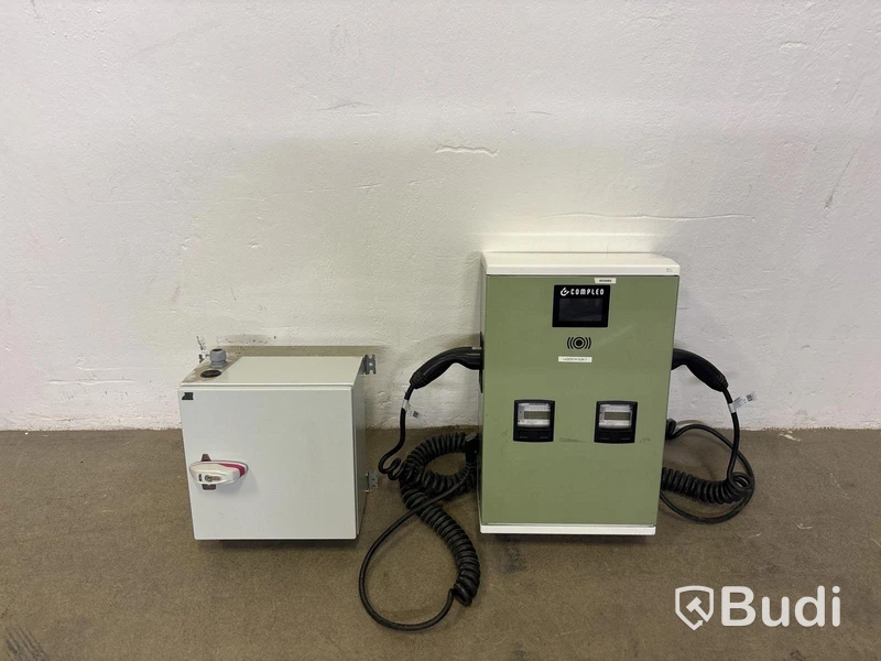 Wallbox Compleo Advanced Compact WM HC2, including distribution box with residual current device and fuses.