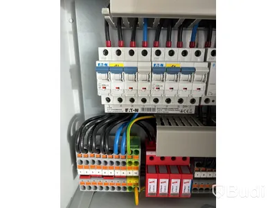 Laddbox Compleo Advanced Compact WM HC2, inkl. fördelningslåda med jordfelsbrytare och säkringar.