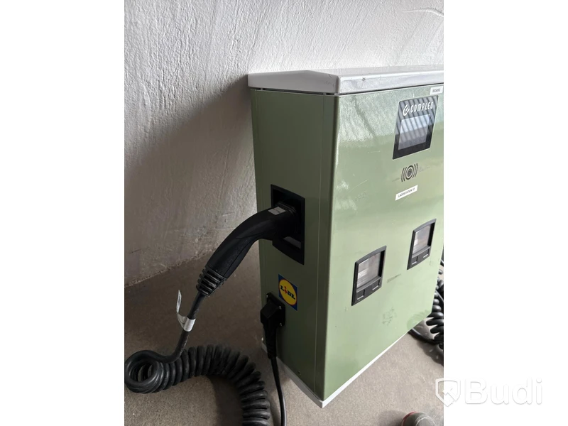 Laddbox Compleo Advanced Compact WM HC2, inkl. fördelningslåda med jordfelsbrytare och säkringar.