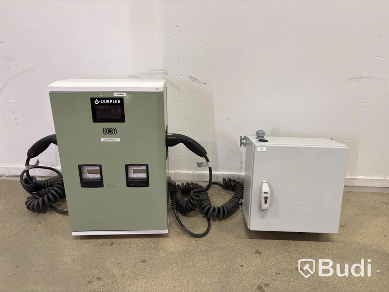 Wallbox Compleo Advanced Compact WM HC2, including distribution box with RCD and fuses.