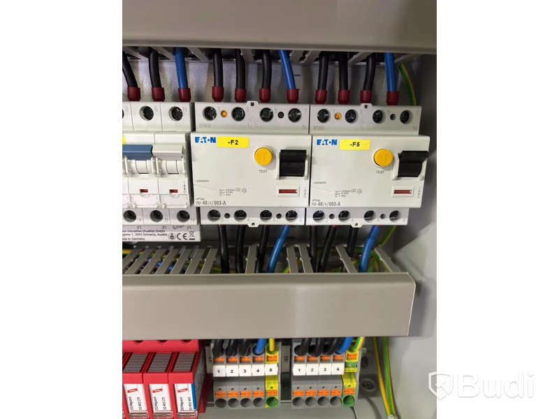 Compleo Advanced Compact WM HC2 wallbox, incl. distribution box with RCD and fuses.