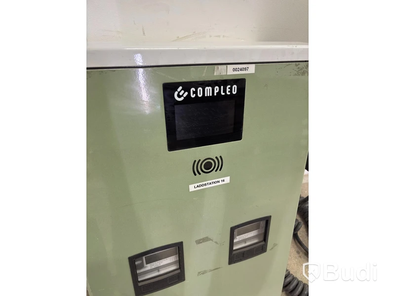 Compleo Advanced Compact WM HC2 wallbox, including distribution box with RCD and fuses.