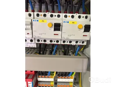 Compleo Advanced Compact WM HC2 wallbox, including distribution box with RCD and fuses.