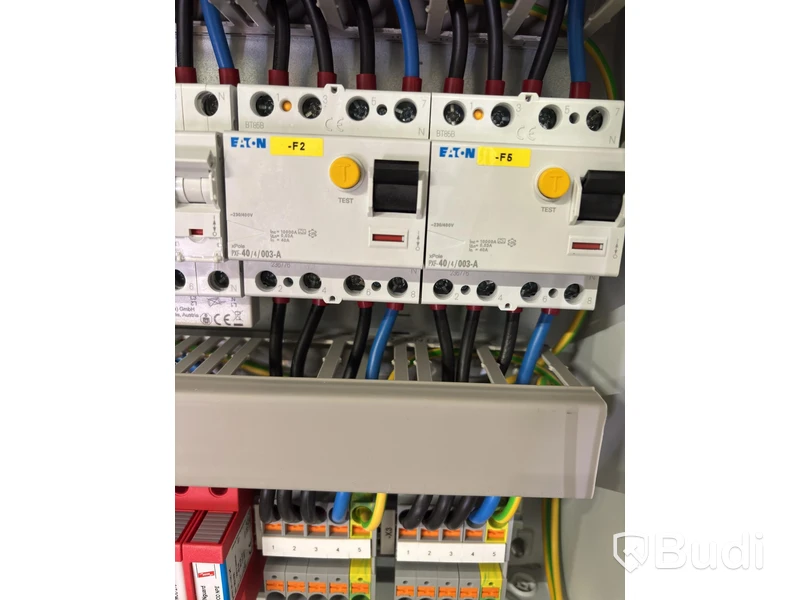Compleo Advanced Compact WM HC2 wallbox, including distribution box with RCD and fuses.