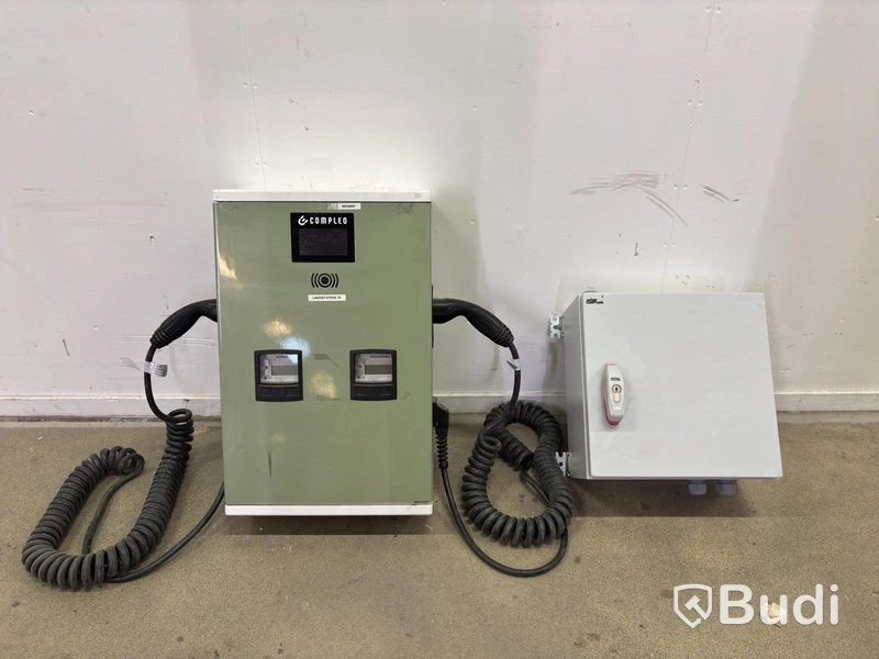Compleo Advanced Compact WM HC2 wallbox, including distribution box with RCD and fuses.