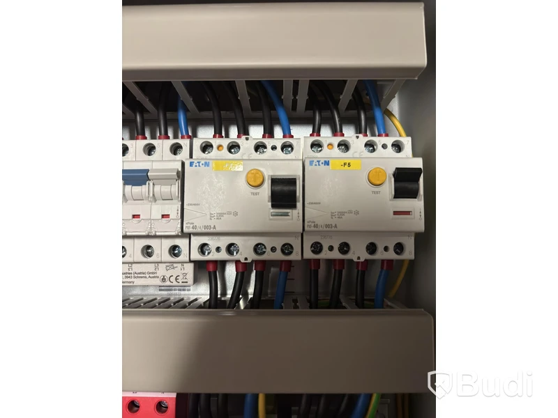 Wallbox Compleo Advanced Compact WM HC2, incl. distribution box with RCD and fuses.