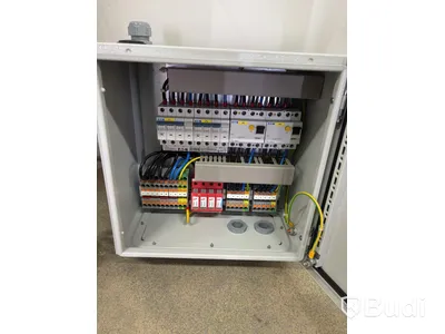Laddbox Compleo Advanced Compact WM HC2, inkl. fördelningslåda med jordfelsbrytare och säkringar.