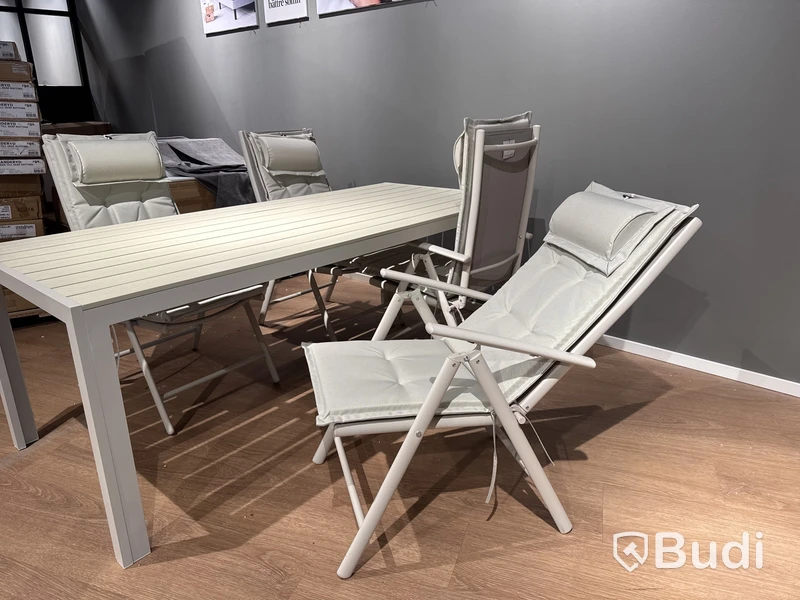 Utemöbelset – bord + 4 st stolar, Venture Home