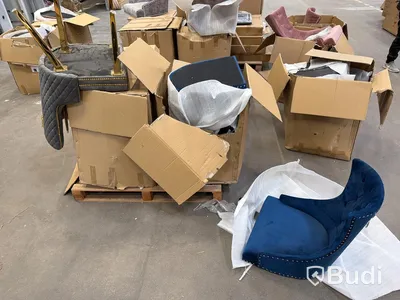 Stort parti diverse möbler och speglar - bl.a. ca 60 st TV-bänk, 60 st speglar m.m.