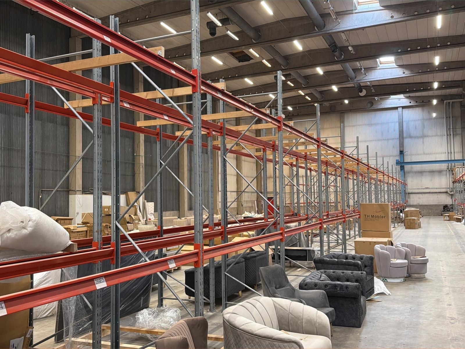 Stort pallställage, 55 sektioner - 60 gavlar och ca 216 balk