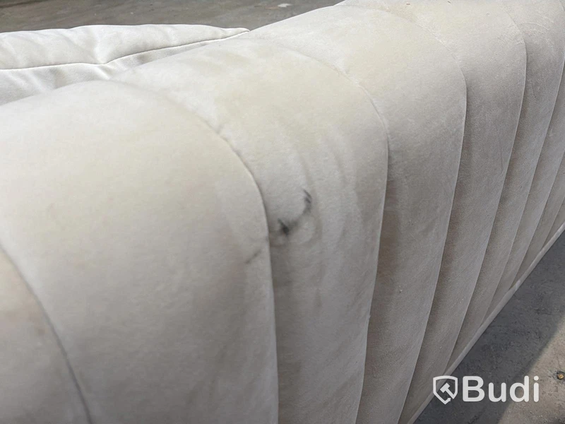 Soffa, 3-sits, beige sammet med guldfärgade ben