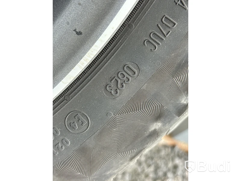 Kompletta sommarhjul Volvo V90 Cross Country (235/59R19)