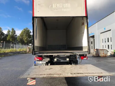 Lastbil Scania P230 19T 4x2 Närkoskåp