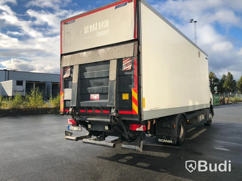 Lastbil Scania P230 19T 4x2 Närkoskåp