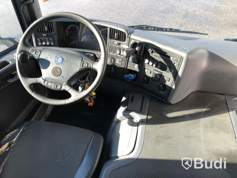 Lastbil Scania P230 19T 4x2 Närkoskåp