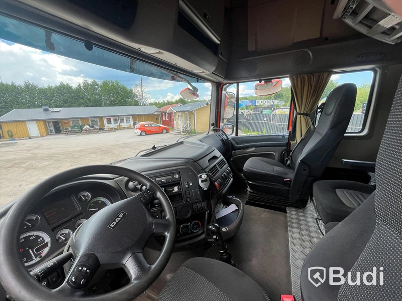 Lastbil DAF XF FA 105460T | 2014 | Containerfäste | 3-passagerarsäten