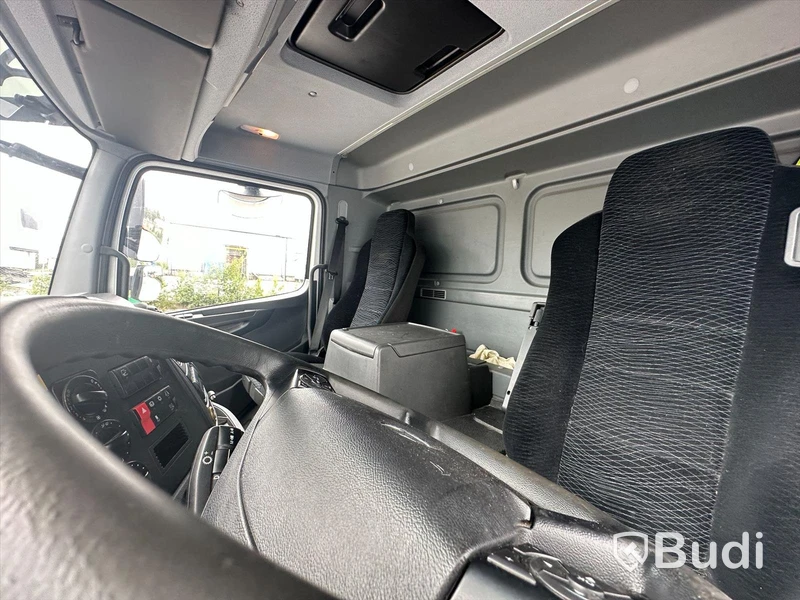 Lastbil Mercedes-Benz Atego | Höj & sänk skåp SKAB | Zepro | 2016