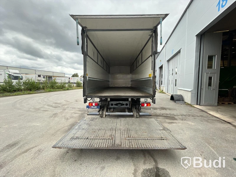 Lastbil Mercedes-Benz Trucks Atego 7.7 PowerShift 3 | 238hk | 2016 | Höj & skänkskåp