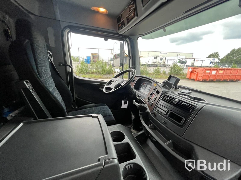 Lastbil Mercedes-Benz Trucks Atego 7.7 PowerShift 3 | 238hk | 2016 | Höj & skänkskåp