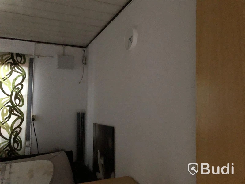 Byggbod/Mannskapsbod 8x3 meter, 2 rum och 1 hall.