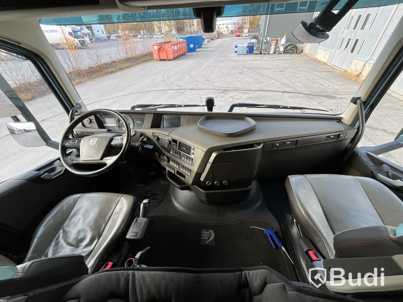 Dragbil Volvo FH540 6x2-4 Volvo ocean race edition -2018