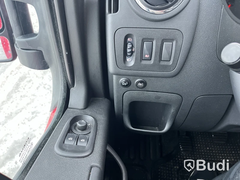 Lätt lastbil Renault Master -2019 | Bakgavellyft | Nybesiktigad