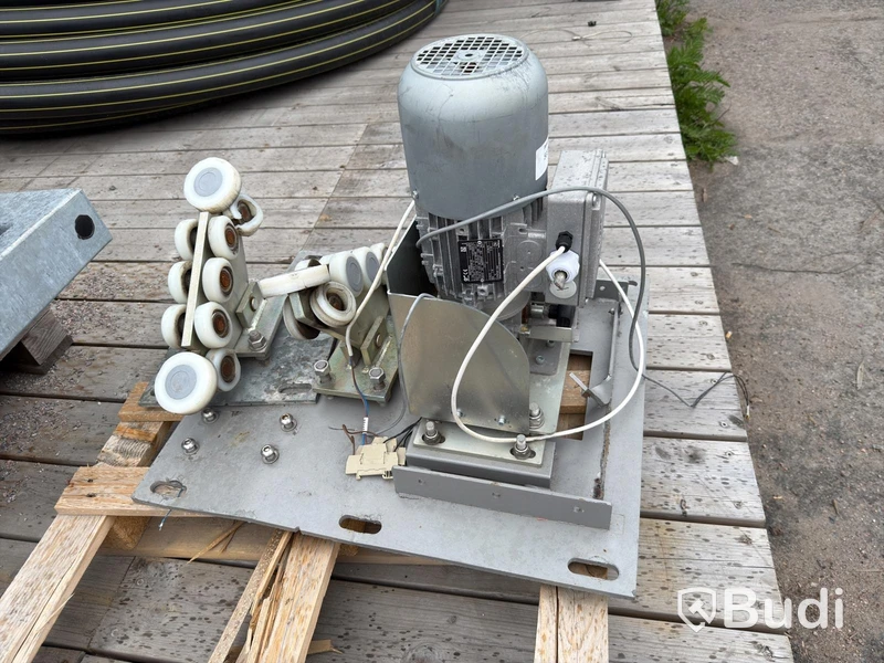 Industrigrind med motor och styrning – 13,7 meter