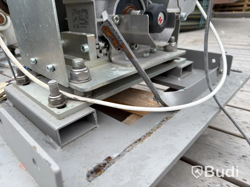 Industrigrind med motor och styrning – 13,7 meter