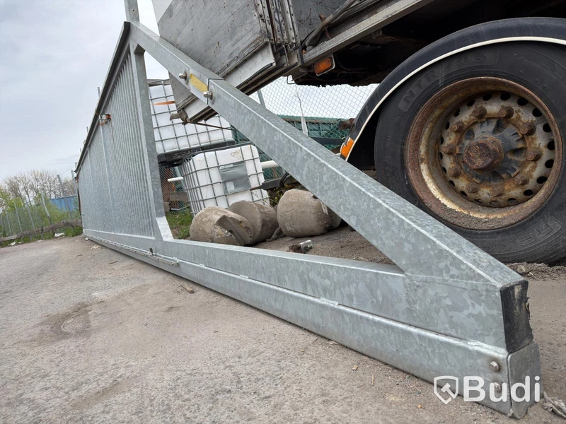 Industrigrind med motor och styrning – 13,7 meter