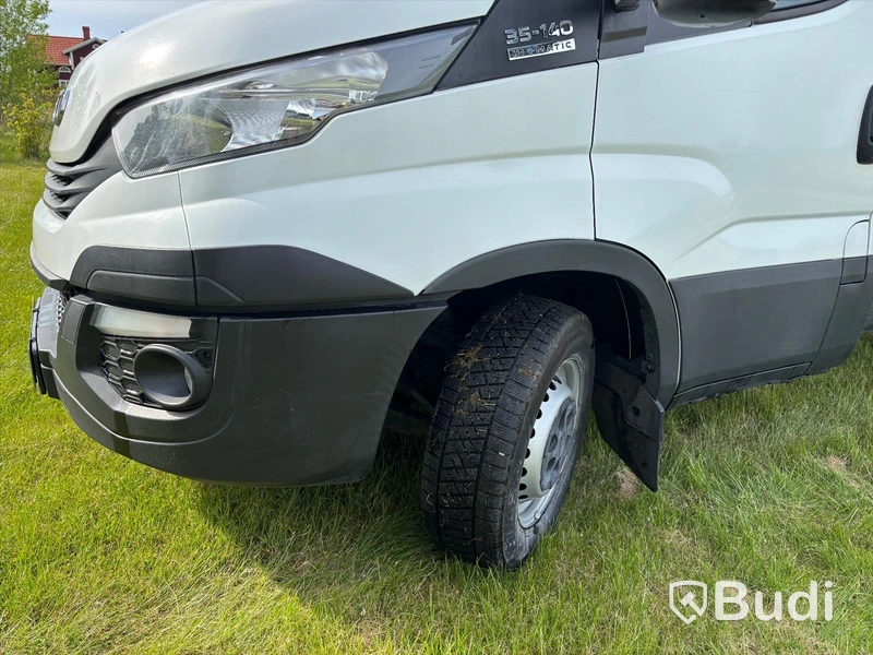 Lätt lastbil Iveco Daily 35-140 Chassi Cab 2.3 JTD Hi-Matic -2019