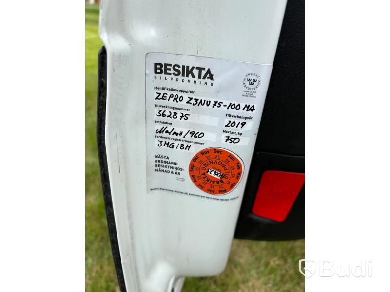 Lätt lastbil Iveco Daily 35-140 Chassi Cab 2.3 JTD Hi-Matic -2019