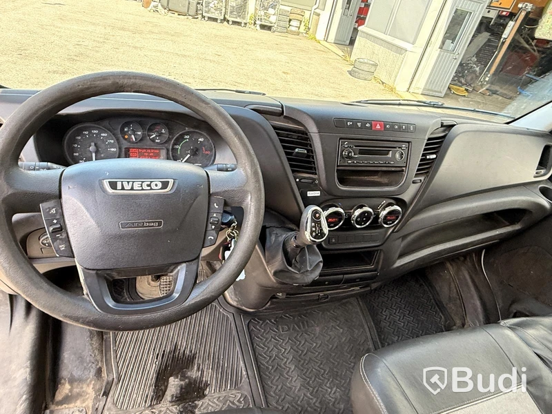 Iveco Daily 35-170 3.0 (170hk) volymskåp med bakgavellyft -2016