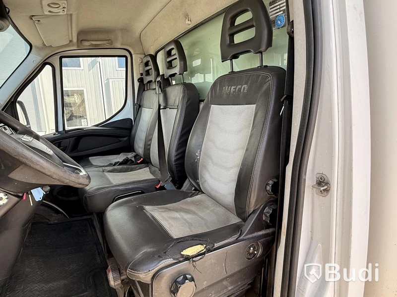 Iveco Daily 35-170 3.0 (170hk) volymskåp med bakgavellyft -2016