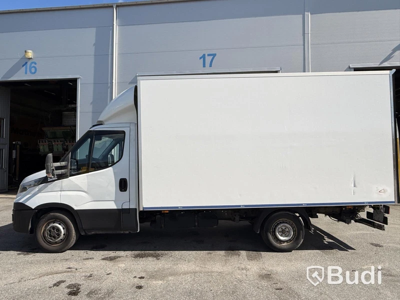 Iveco Daily 35-170 3.0 (170hk) volymskåp med bakgavellyft -2016