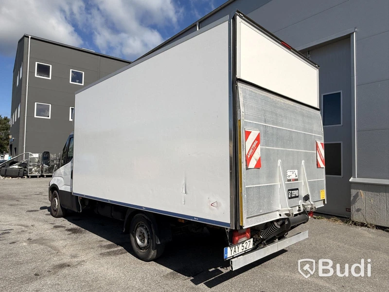 Iveco Daily 35-170 3.0 (170hk) volymskåp med bakgavellyft -2016