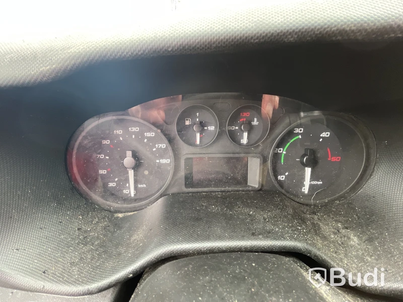 Lättlastbil Iveco Daily 2016 | 126hk | Reservdelsbil | Motorras