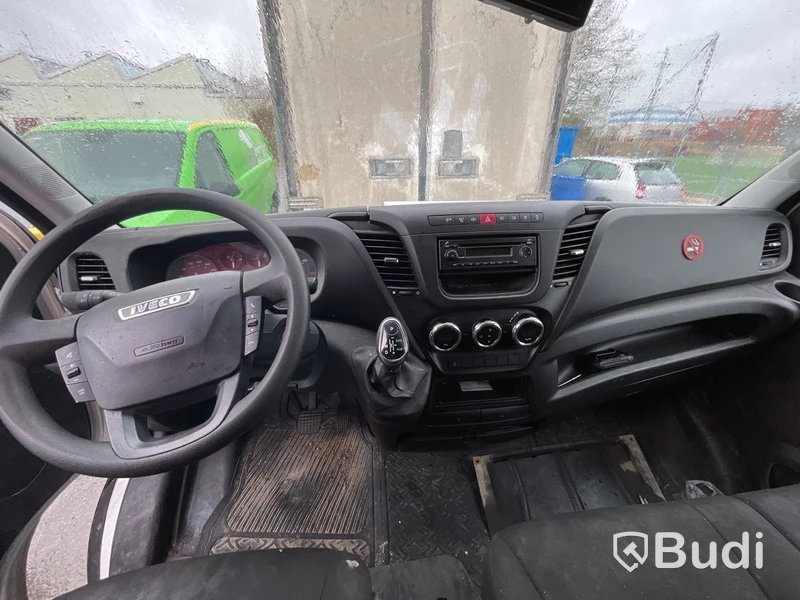 Lättlastbil Iveco Daily 2016 | 126hk | Reservdelsbil | Motorras