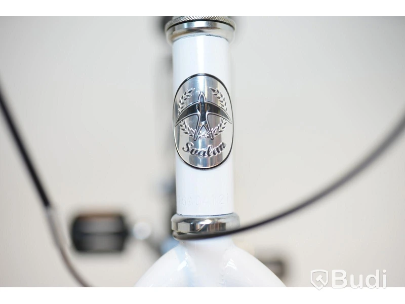 Cykel Svalan, City3, hjul 20 tum, ram 10 tum, vit/blå