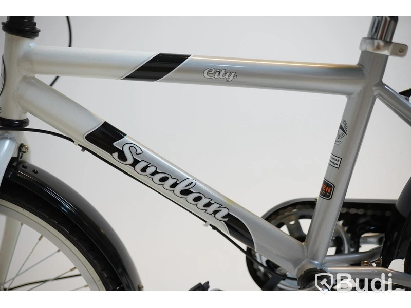 Cykel Svalan, City3, hjul 20 tum, ram 10 tum, vit/silver